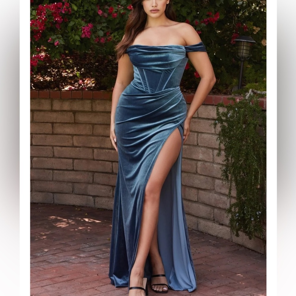 Cinderella divine Nyra dress emerald velvet